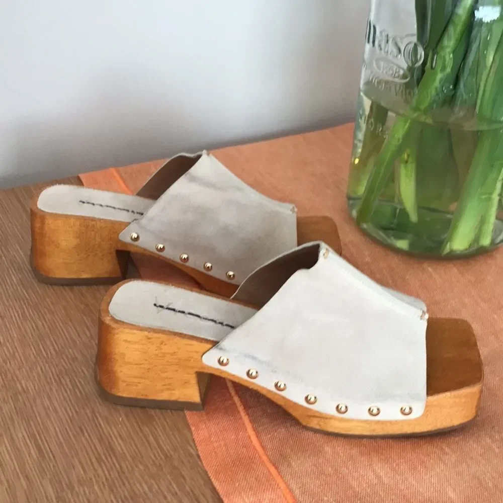 Vicenza by at Free People  Zola Studded Clog size 8 - Picture 15 of 16